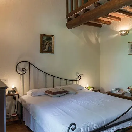 Casale Al Doglio 6&1, Emma