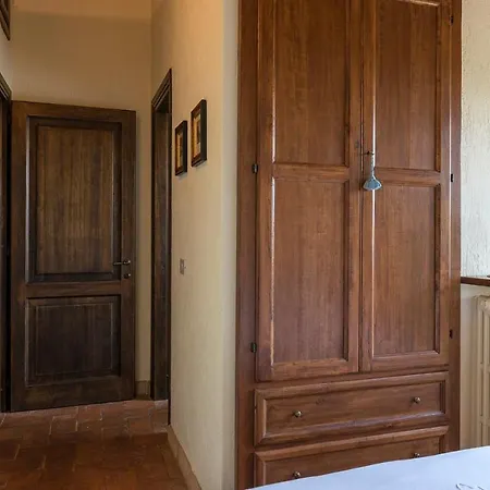 Casale Al Doglio 6&1, Emma Vila *
