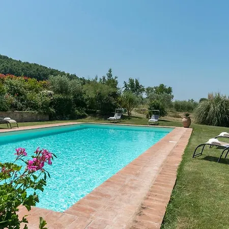 Casale Al Doglio 6&1, Emma فيلة